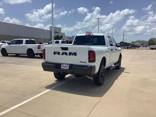 2025 RAM 2500 Tradesman Crew Cab 4x4 6'4' Box