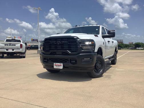2025 RAM 2500 Tradesman Crew Cab 4x4 6'4' Box