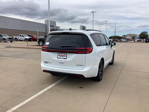 2026 Chrysler Pacifica Limited