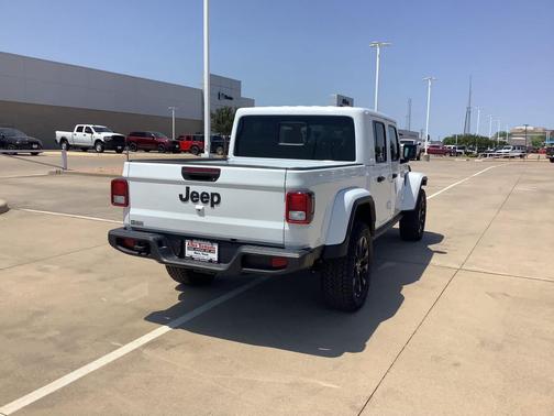 2025 Jeep Gladiator Nighthawk