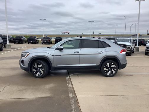 2024 Volkswagen Atlas Cross Sport 2.0T SE w/Technology