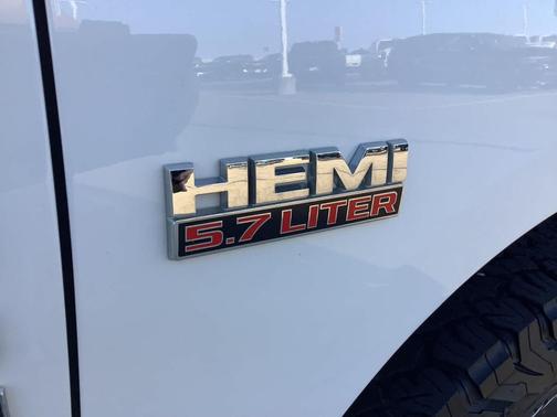2019 RAM 1500 SLT