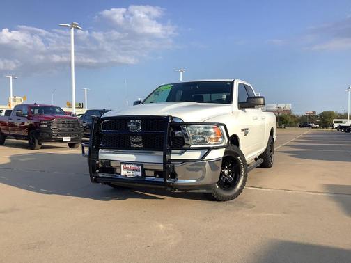 2019 RAM 1500 SLT