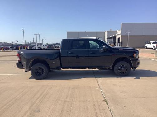 2022 RAM 3500 Big Horn Mega Cab 4x4 6'4' Box