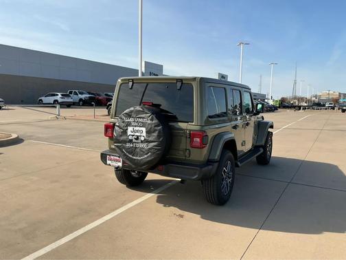 2026 Jeep Wrangler 4-Door Sahara 4x4