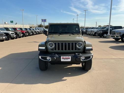 2026 Jeep Wrangler 4-Door Sahara 4x4