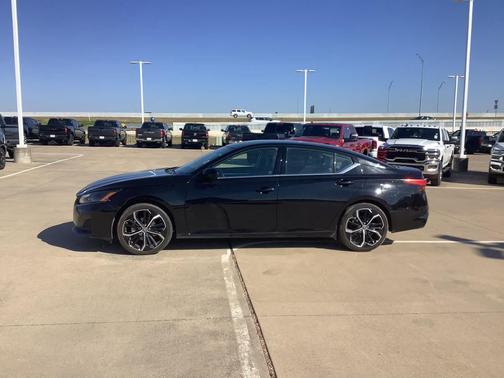 2024 Nissan Altima SR FWD