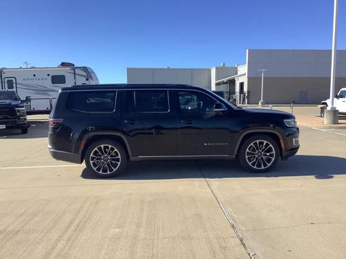 2022 Jeep Wagoneer Series III 4x4