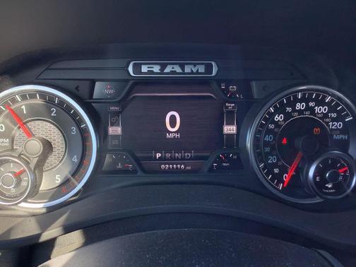 2022 RAM 2500 Tradesman Crew Cab 4x4 6'4' Box