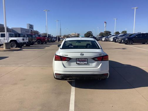 2024 Nissan Altima SR FWD