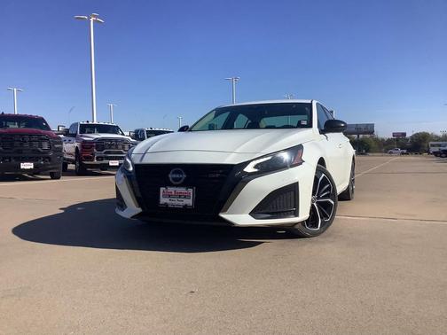 2024 Nissan Altima SR FWD