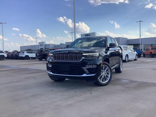 2023 Jeep Grand Cherokee Summit