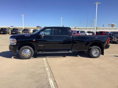 2024 RAM 3500 Laramie Crew Cab 4x4 8' Box