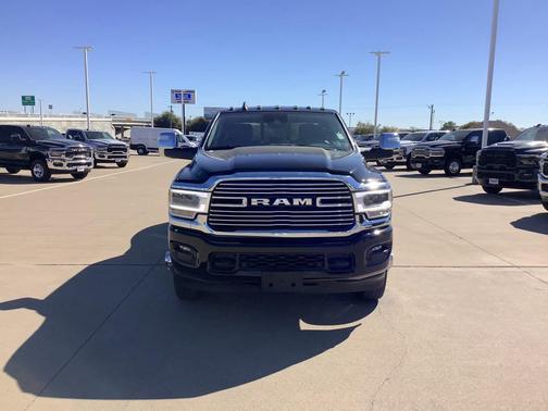 2024 RAM 3500 Laramie Crew Cab 4x4 8' Box