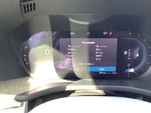 2023 Volvo XC60 B6 Ultimate Dark Theme