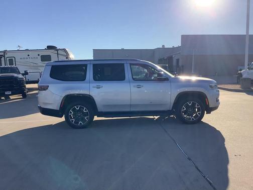 2023 Jeep Wagoneer Series III 4x2