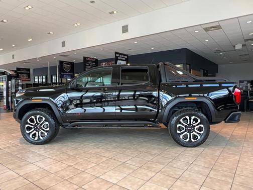 2025 GMC Canyon AT4