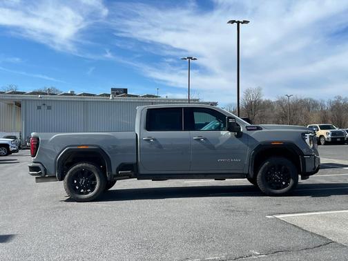 2025 GMC Sierra 2500 AT4
