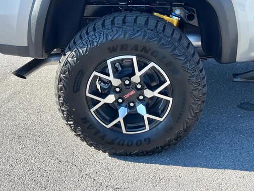 2026 GMC Canyon AT4X