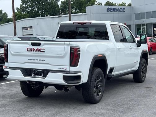 2025 GMC Sierra 2500 AT4