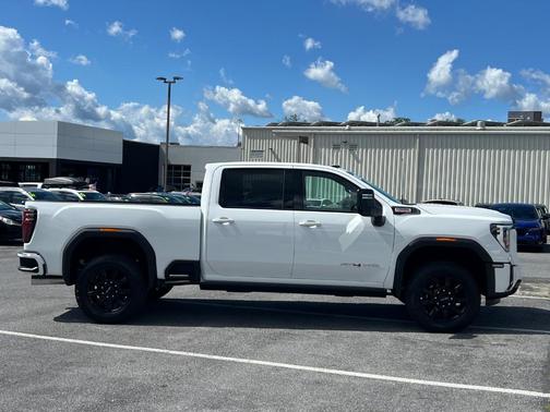 2025 GMC Sierra 2500 AT4