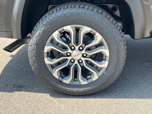 2025 GMC Canyon Denali