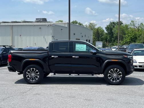 2025 GMC Canyon Denali