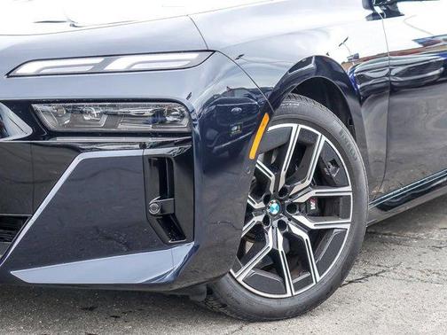 2025 BMW 760 760i xDrive