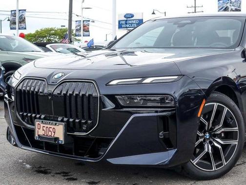 2025 BMW 760 760i xDrive