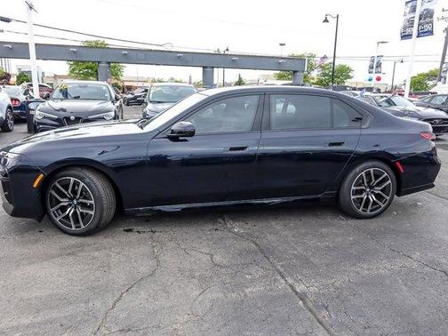 2025 BMW 760 760i xDrive