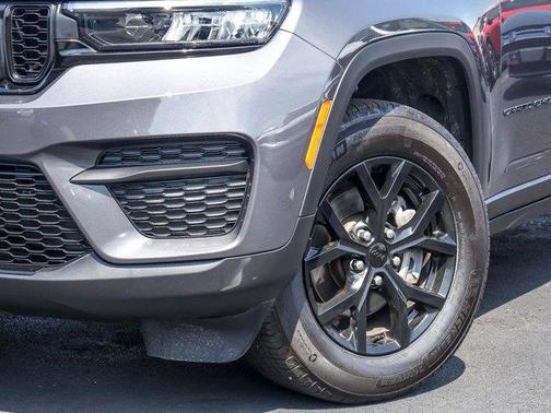 2024 Jeep Grand Cherokee Laredo