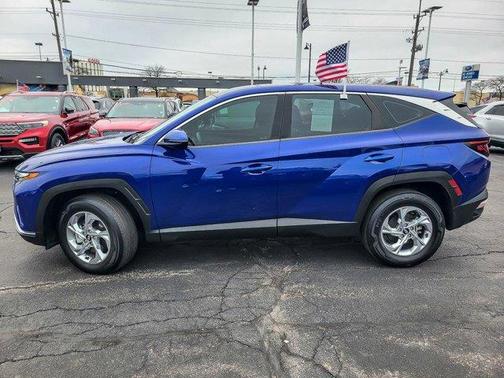 2022 Hyundai TUCSON SE