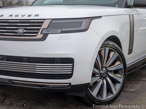 2025 Land Rover Range Rover P615 SV