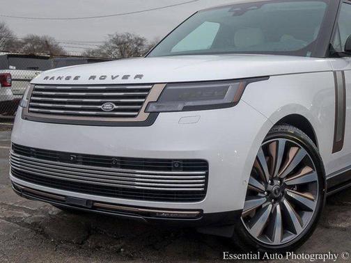 2025 Land Rover Range Rover P615 SV