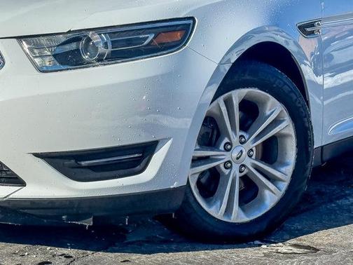 2016 Ford Taurus SEL