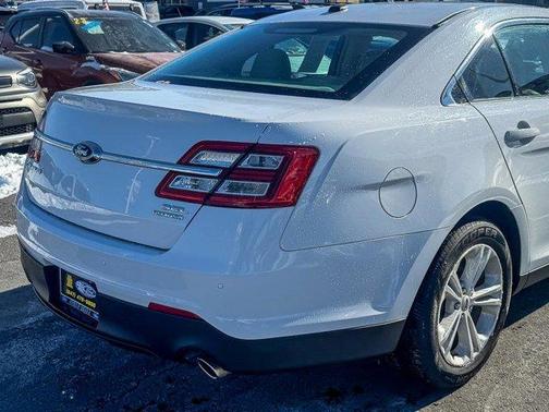 2016 Ford Taurus SEL