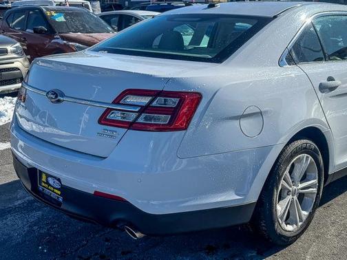 2016 Ford Taurus SEL