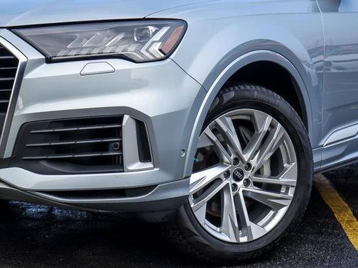 2024 Audi Q7 55 Premium Plus