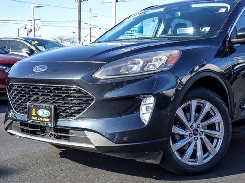 2022 Ford Escape Titanium Hybrid