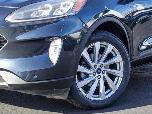 2022 Ford Escape Titanium Hybrid
