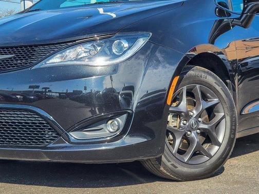 2018 Chrysler Pacifica Touring-L