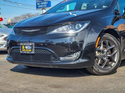 2018 Chrysler Pacifica Touring-L