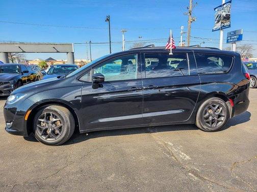 2018 Chrysler Pacifica Touring-L