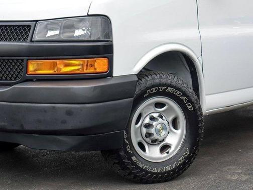 Summit White 2024 Chevrolet Express 2500 Work Van