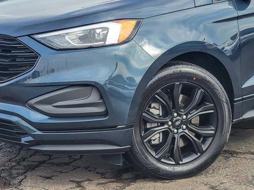 2023 Ford Edge SE