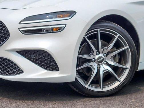 2022 Genesis G70 2.0T