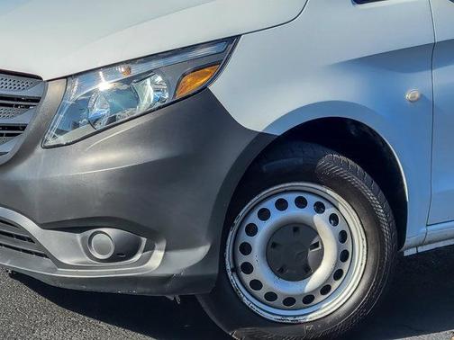 2016 Mercedes-Benz Metris Base