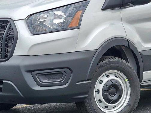 2025 Ford Transit-250 148 WB Medium Roof Cargo