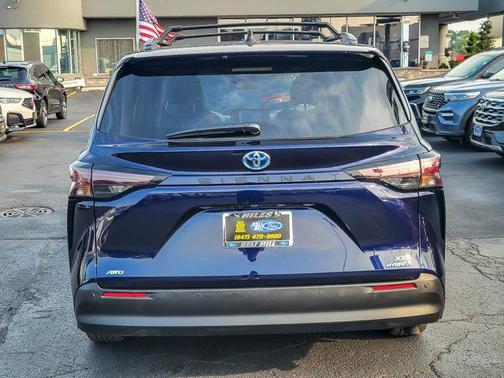 2024 Toyota Sienna XLE