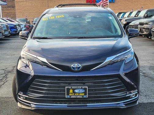 2024 Toyota Sienna XLE